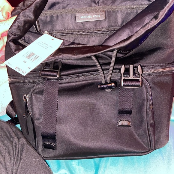 Michael kors large flap backpack - Picture 3 of 4